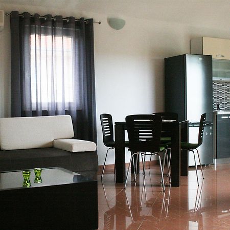 Apartments Kristina Milna  Ruang foto